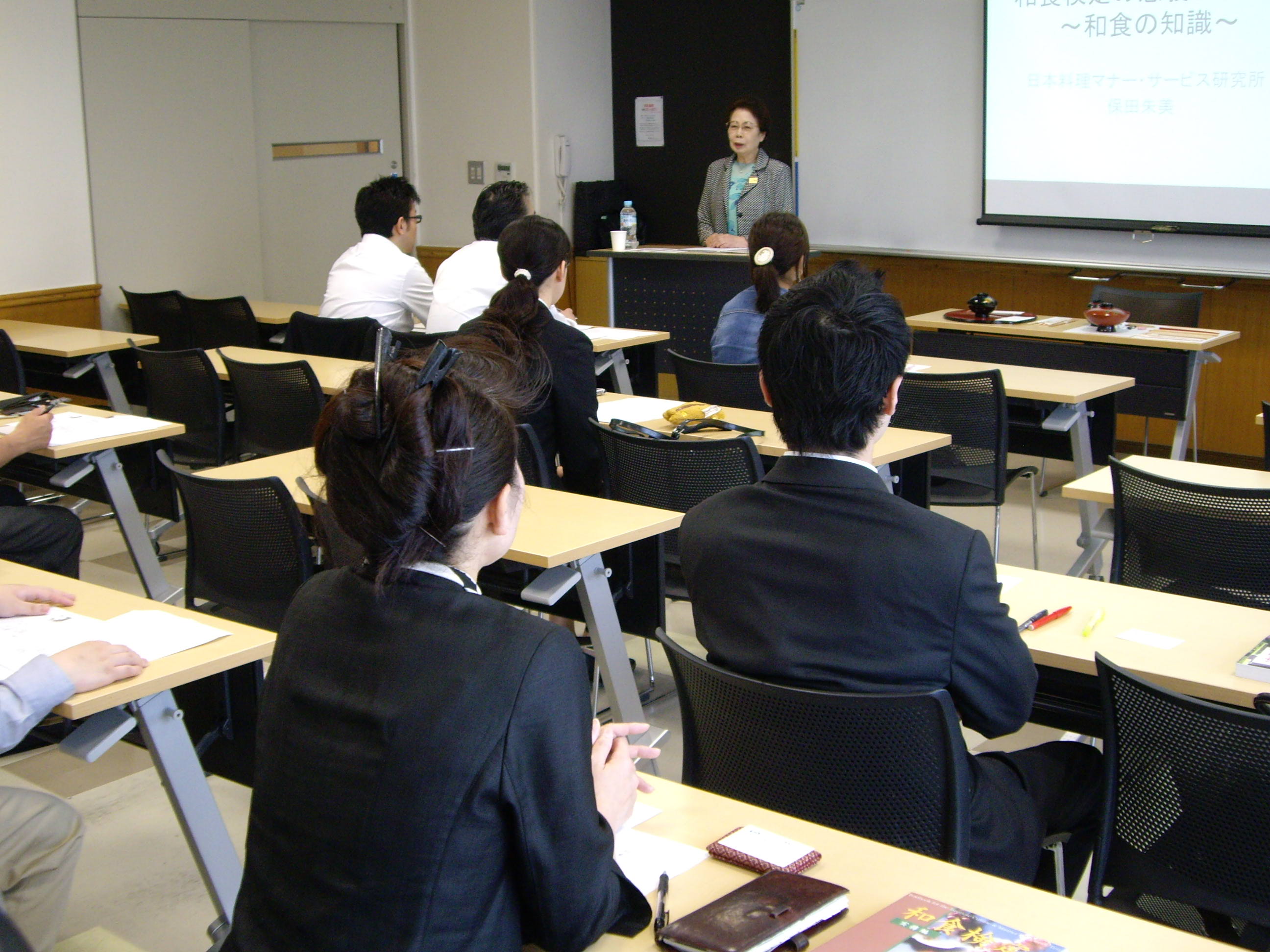 東京説明会20120607（全体）.JPG